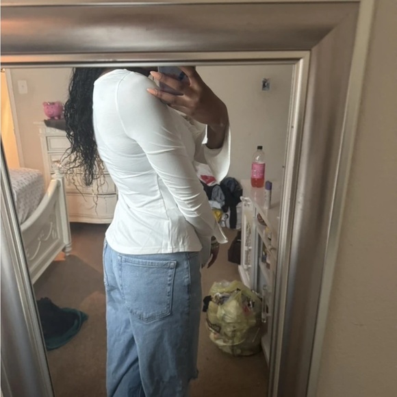 Elegant White Tie-Front Blouse - Picture 2 of 2